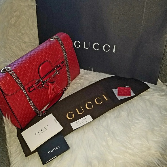 Gucci Handbags - Authentic Emily Guccissima Chain Shoulder Bag.